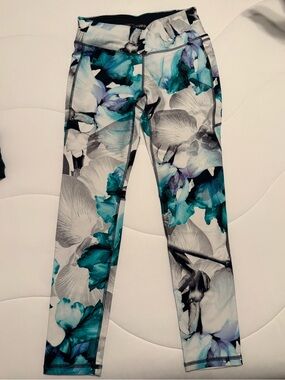 Calia Floral Print Active 7/8 Leggings in Teal, Black & White